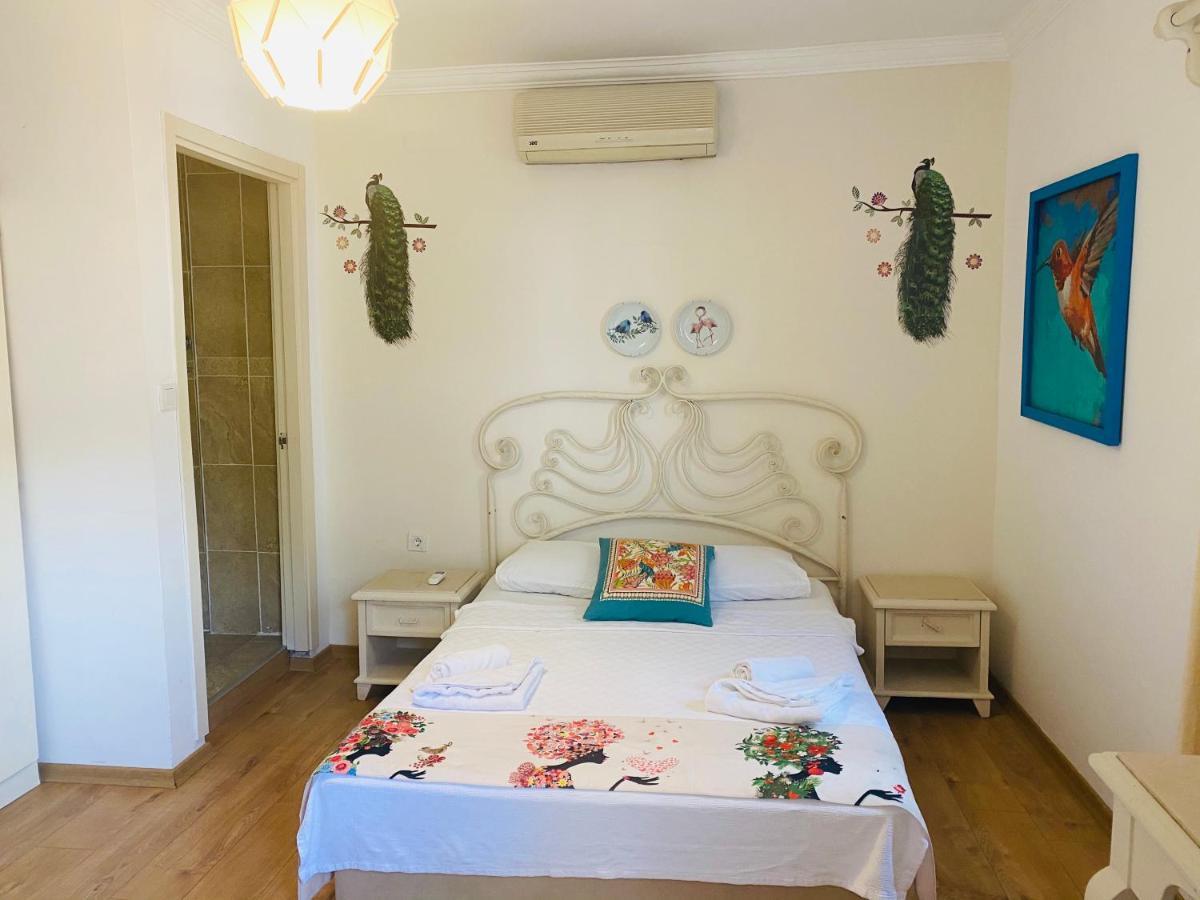 Sade Otel