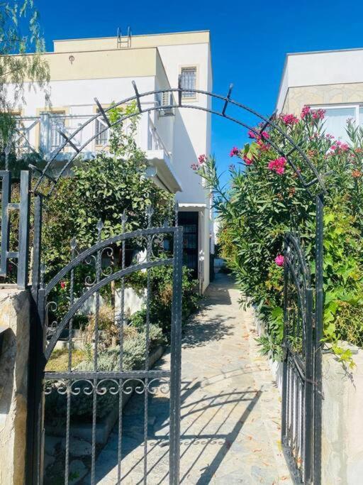 Apartment Rahat Ev *