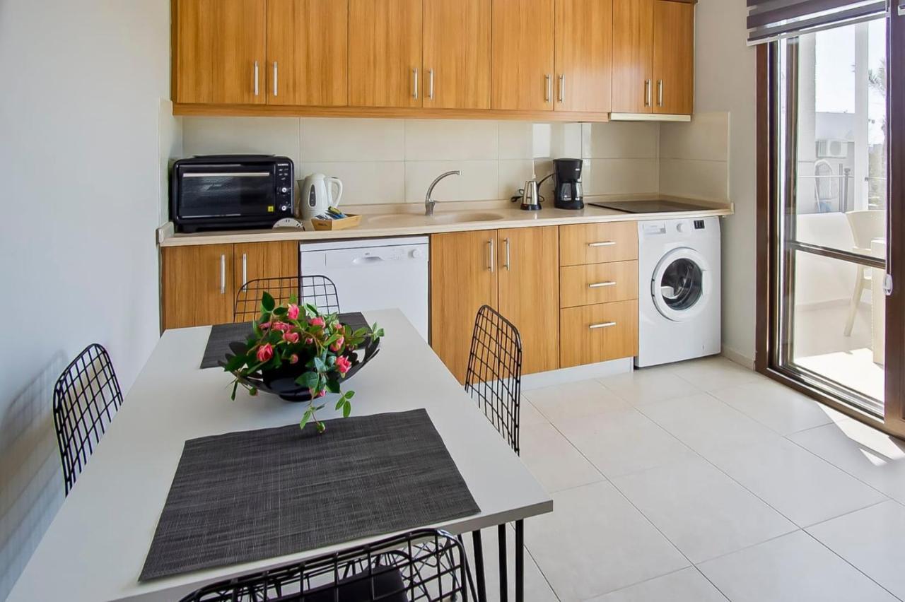 Apartment Dolphin Residences - Yasemin 1