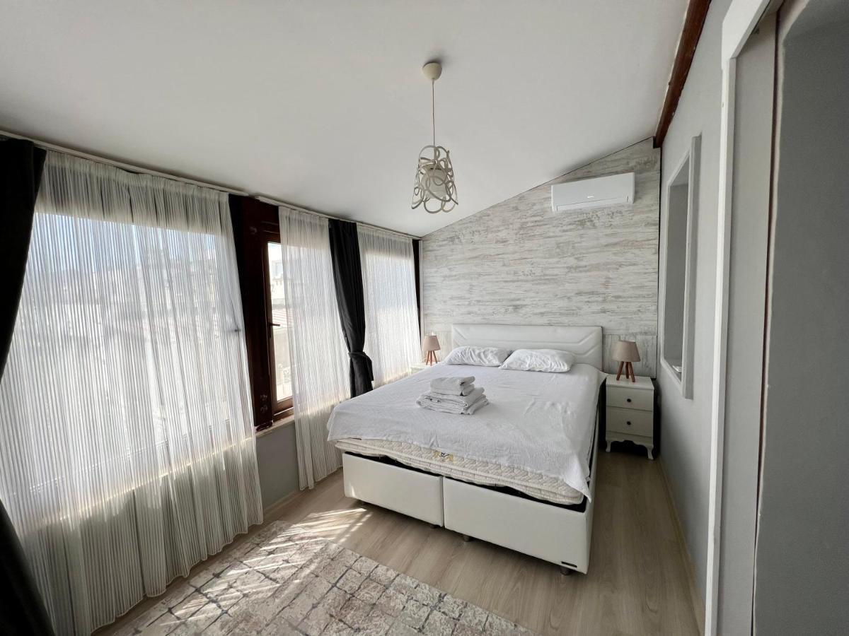 Refreshing House Close To The With A Sea View And Balcony In Apartment *