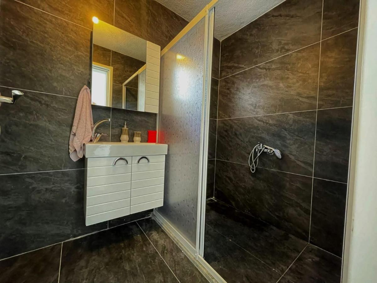 Gündoğan Koyu Havuzlu Site Villa