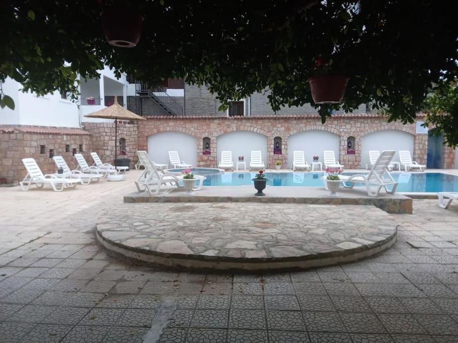 Cozy And Central With Shared Pool Near Beach In Apartment *