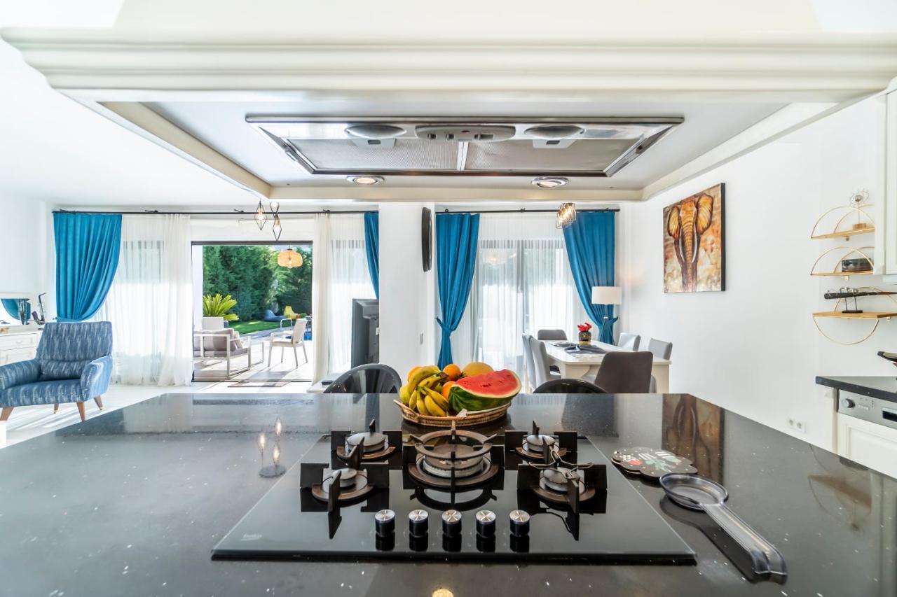 Contemporary Luxury In Yalikavak Center Villa Bodrum
