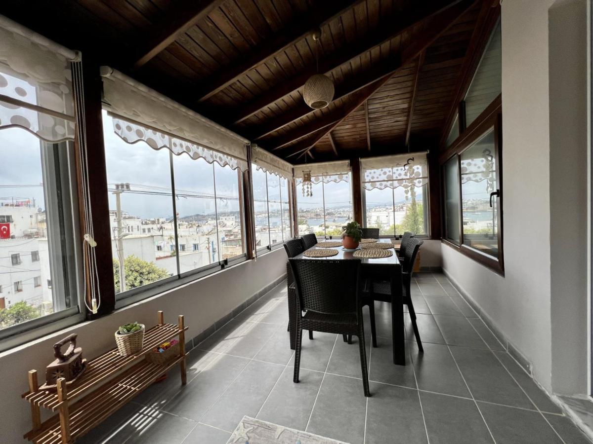 Refreshing House Close To The With A Sea View And Balcony In