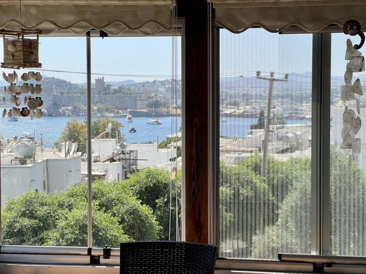 Refreshing House Close To The With A Sea View And Balcony In Apartment