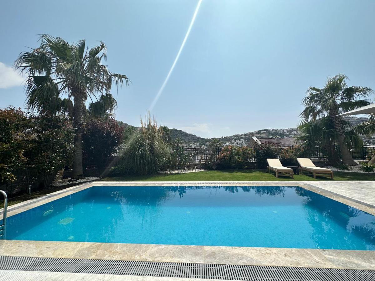 Falcon With Swimming Pool And Great Views In Yalikavak Villa Bodrum