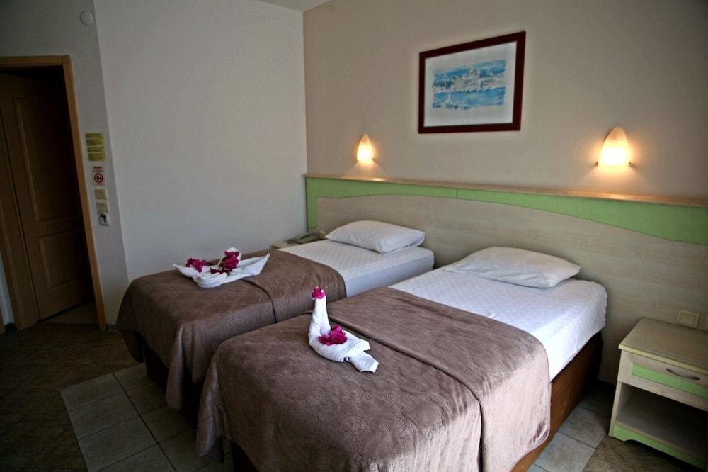 Serpina (adults Only) 3*
