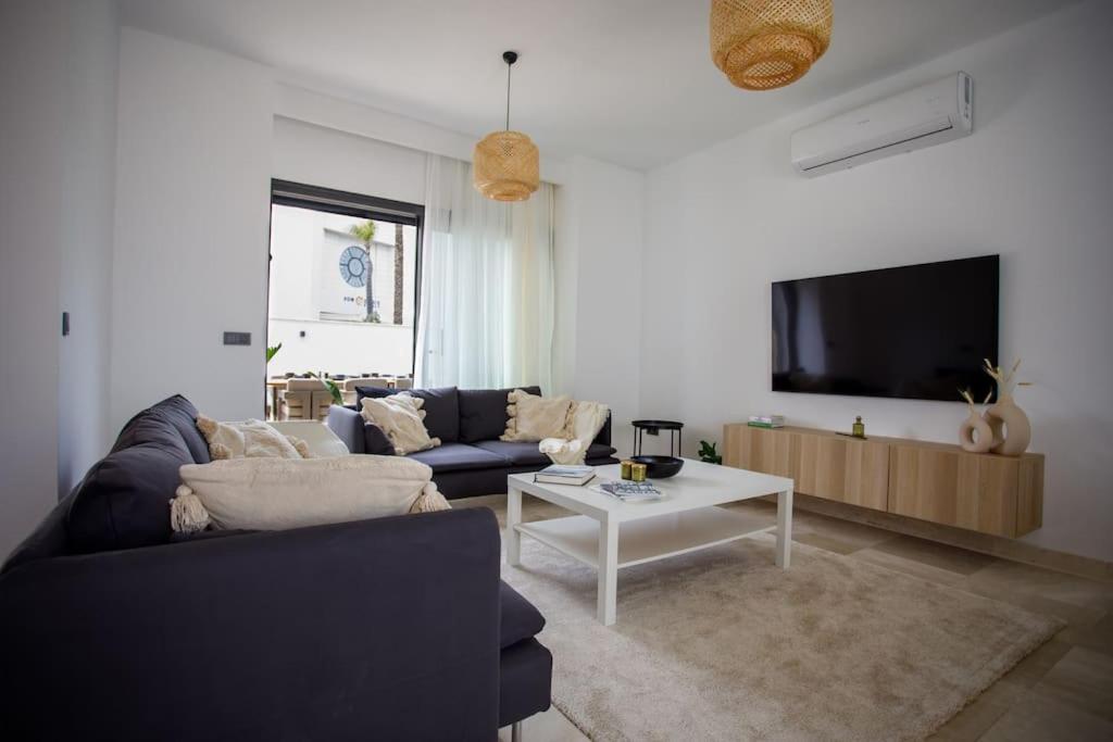 Luxury New With 4 Bedrooms And Private Pool Villa