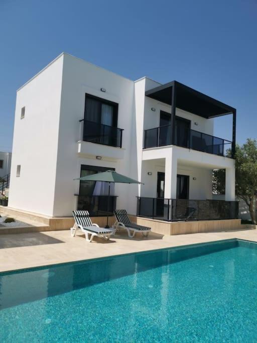 Brand New 2 Bedroom Garden Floor Flat With Pool A1 Apartment