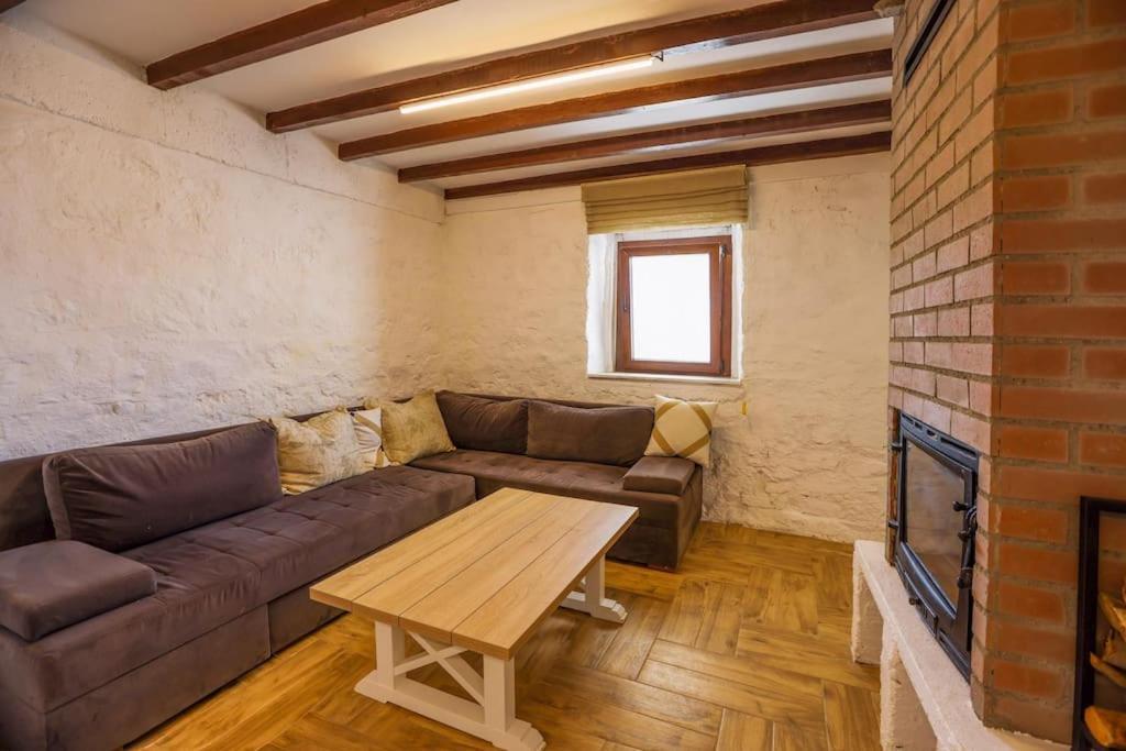 Traditional Seaside Stone With Private Pool Villa *