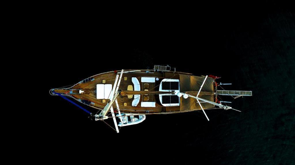 Tekne Luxury Boat In Marina Bodrum