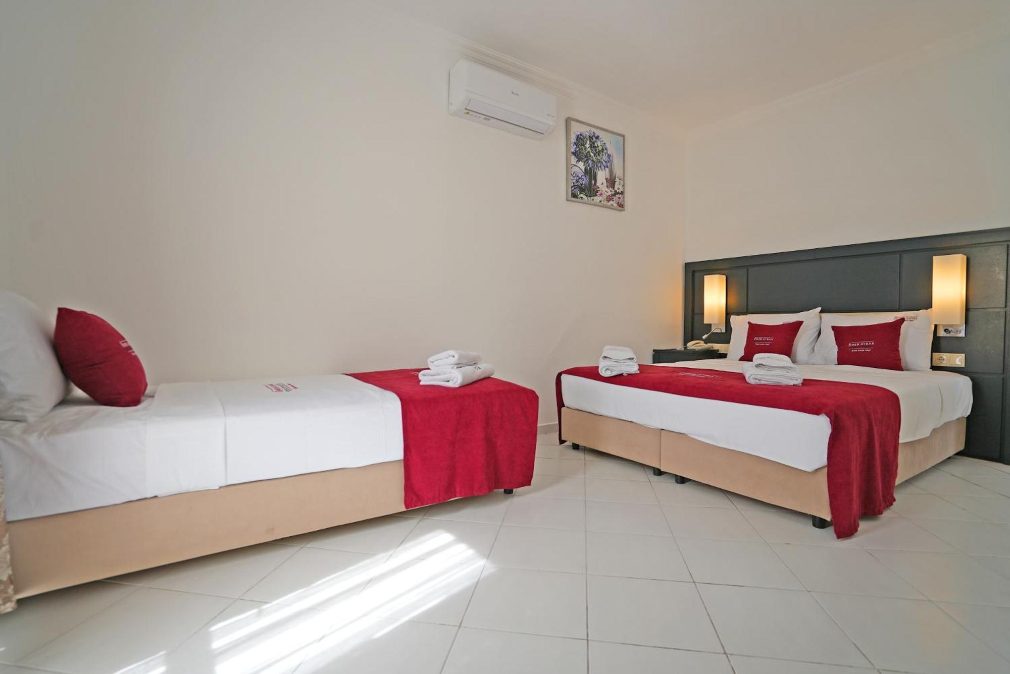 Oemer Aybak Hotel 2*