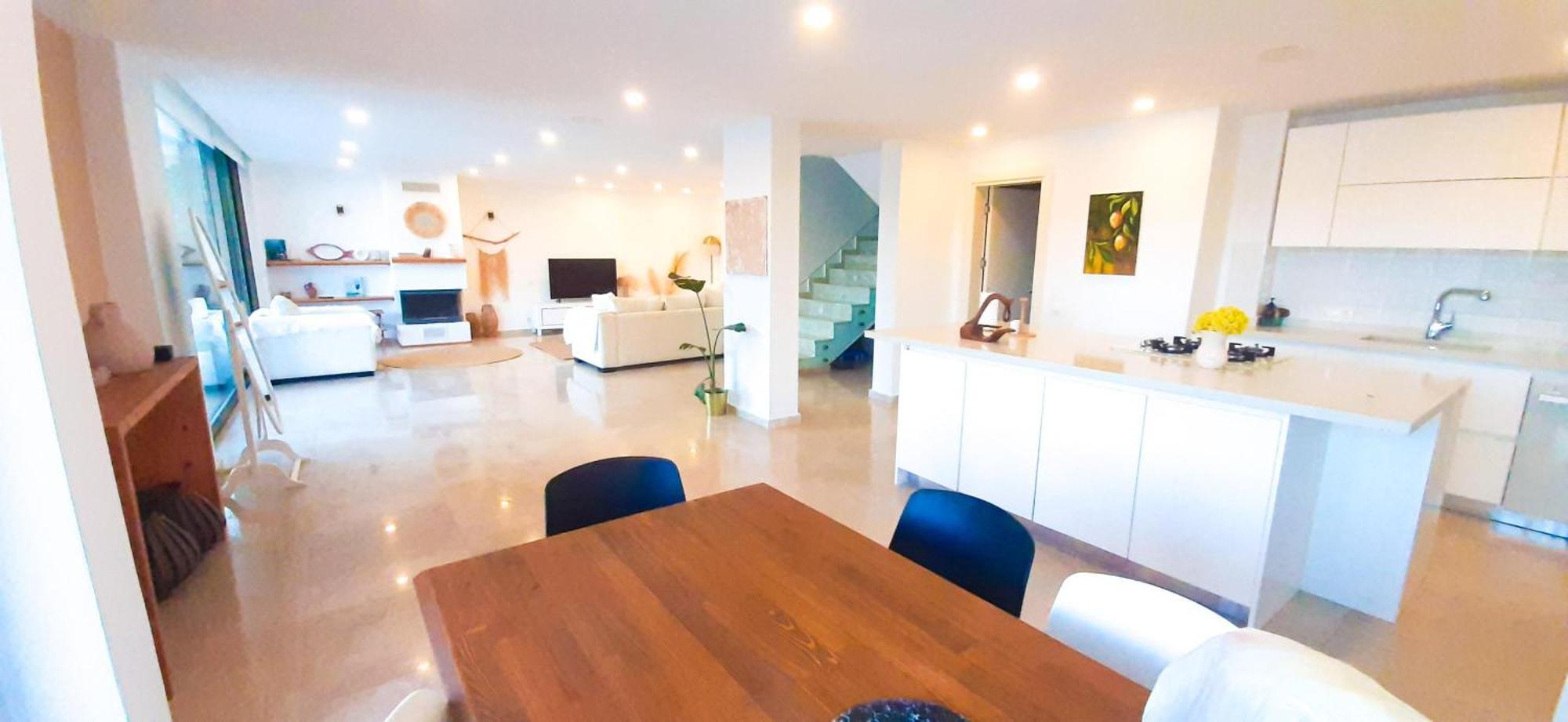 Private With Pool And Garden Villa *