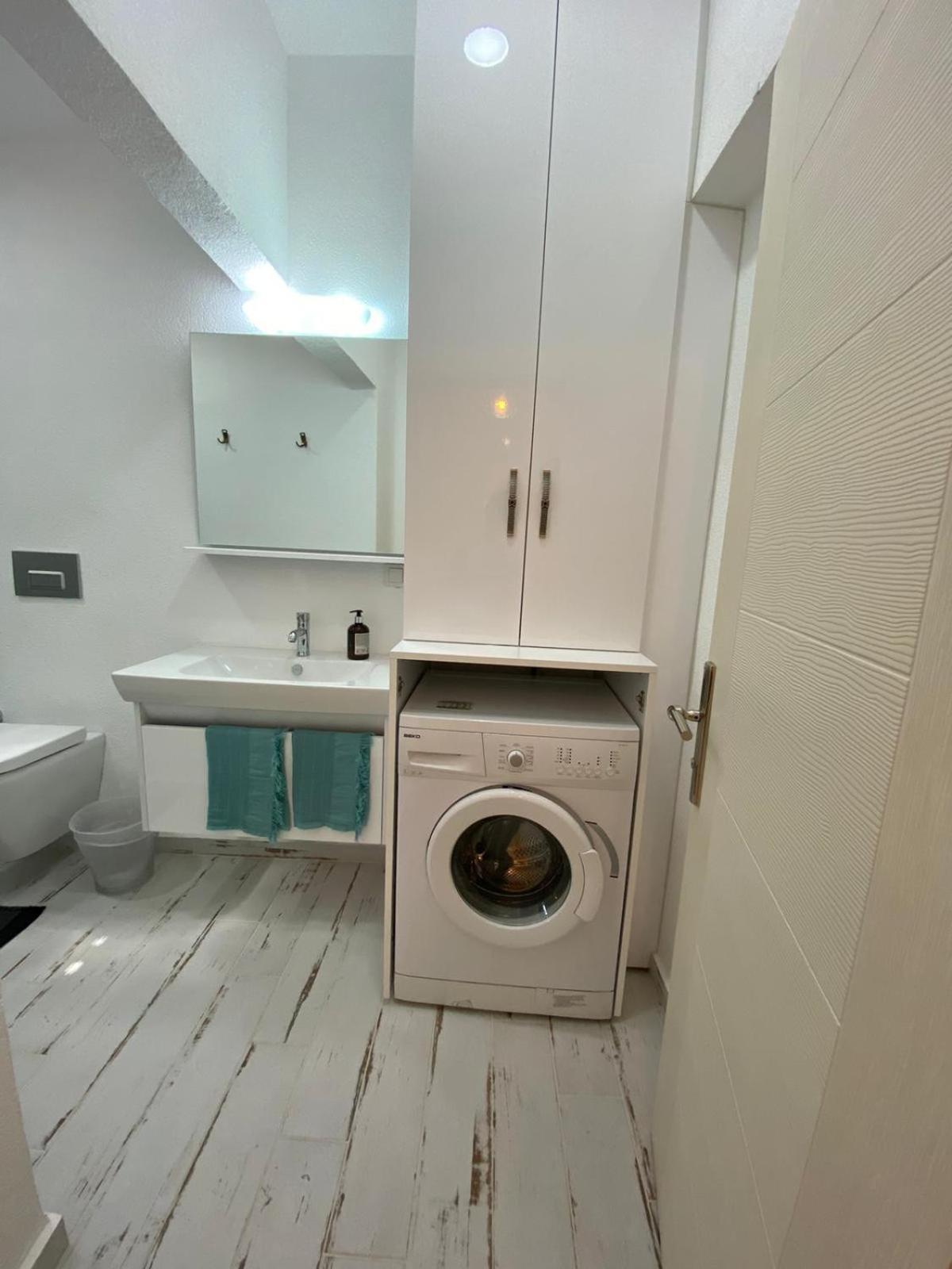 Apartment Merkezde Denize 50 Adim B