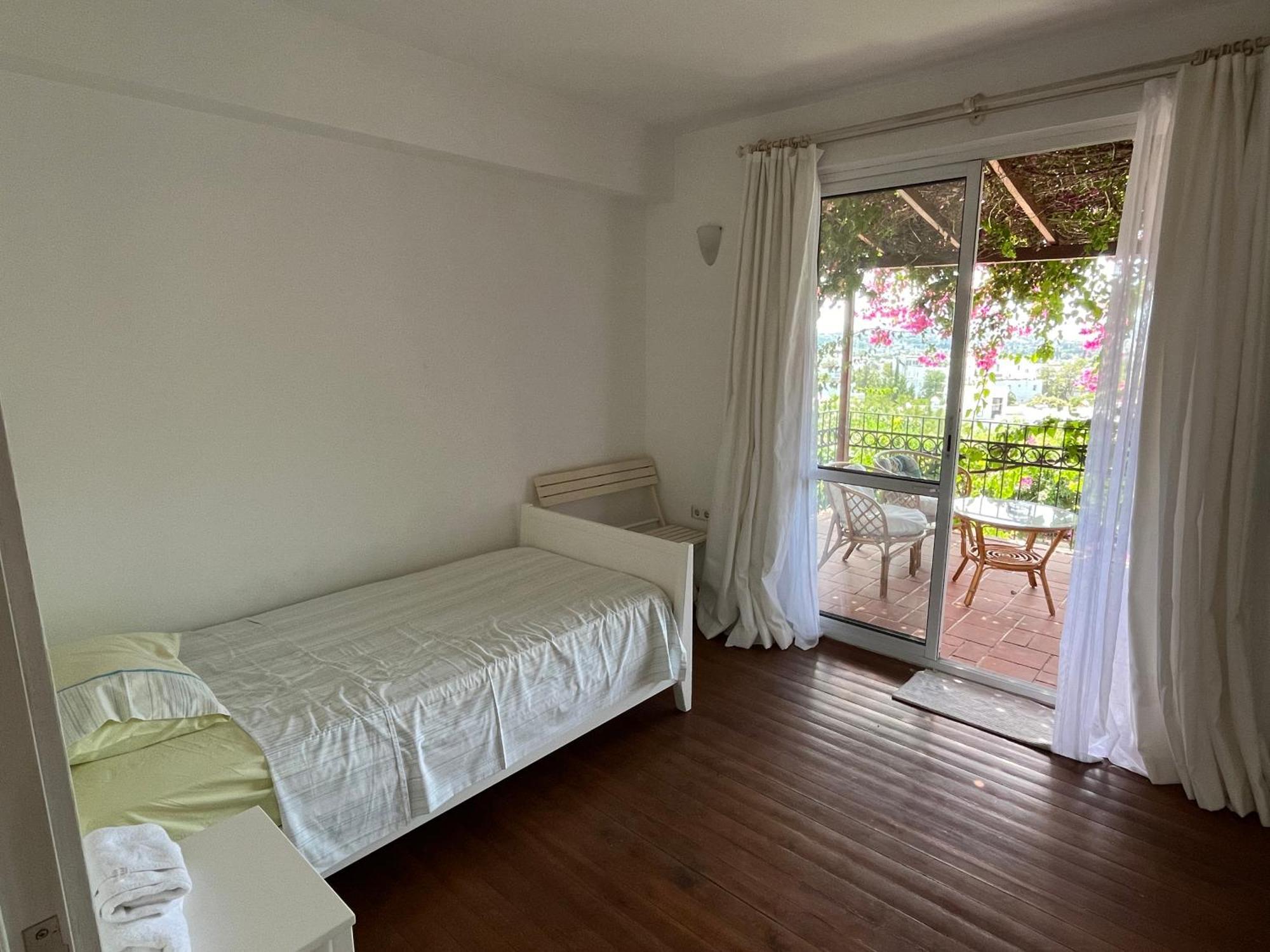 Triplex With Private Pool And Garden Villa *