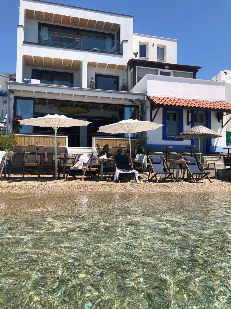Surfer Caravan Gastro Pub Suites- Adults Only * Bodrum