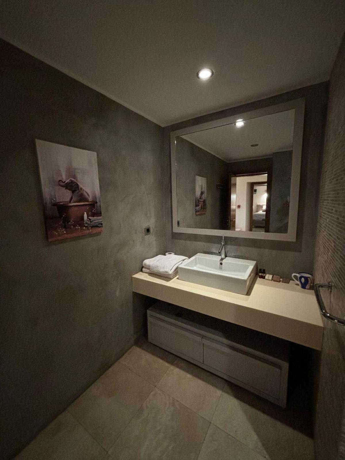 La Local House & Hotel *