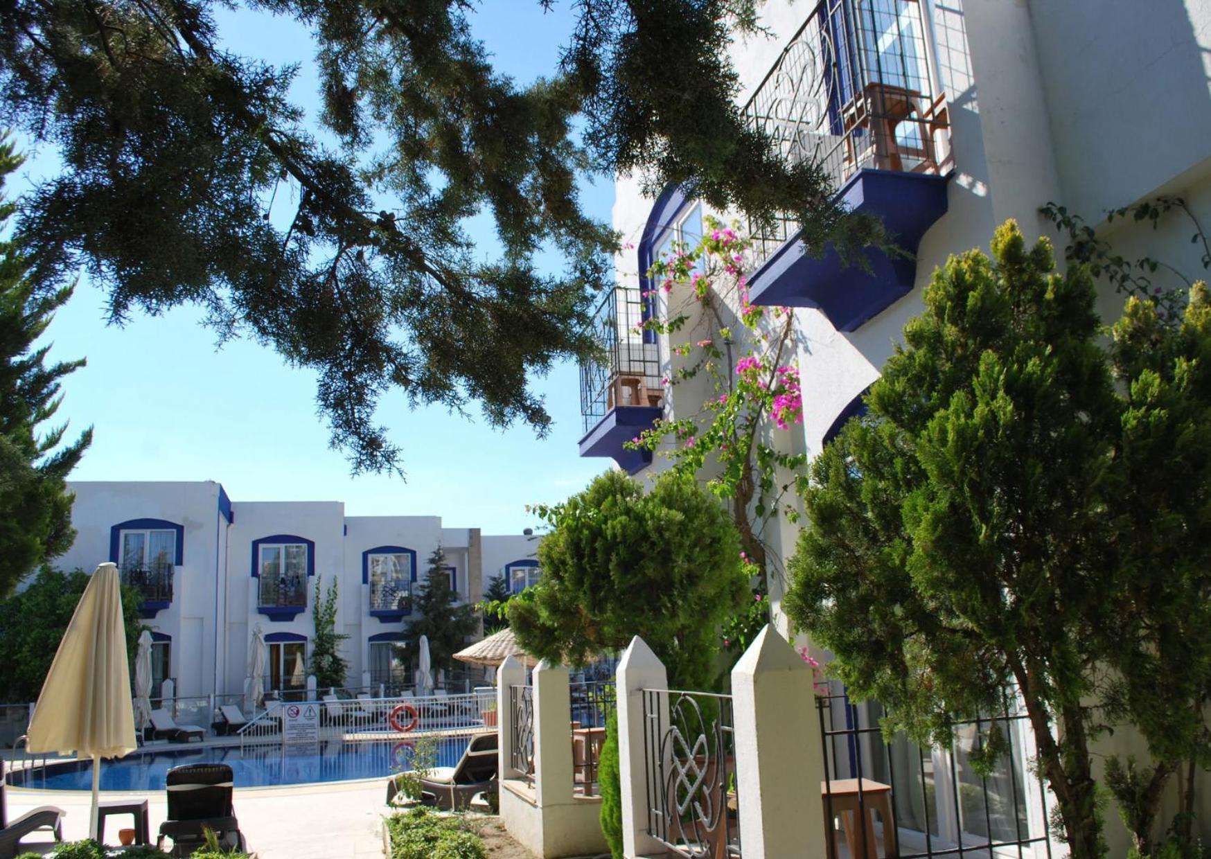 Serpina (adults Only) Otel 3*
