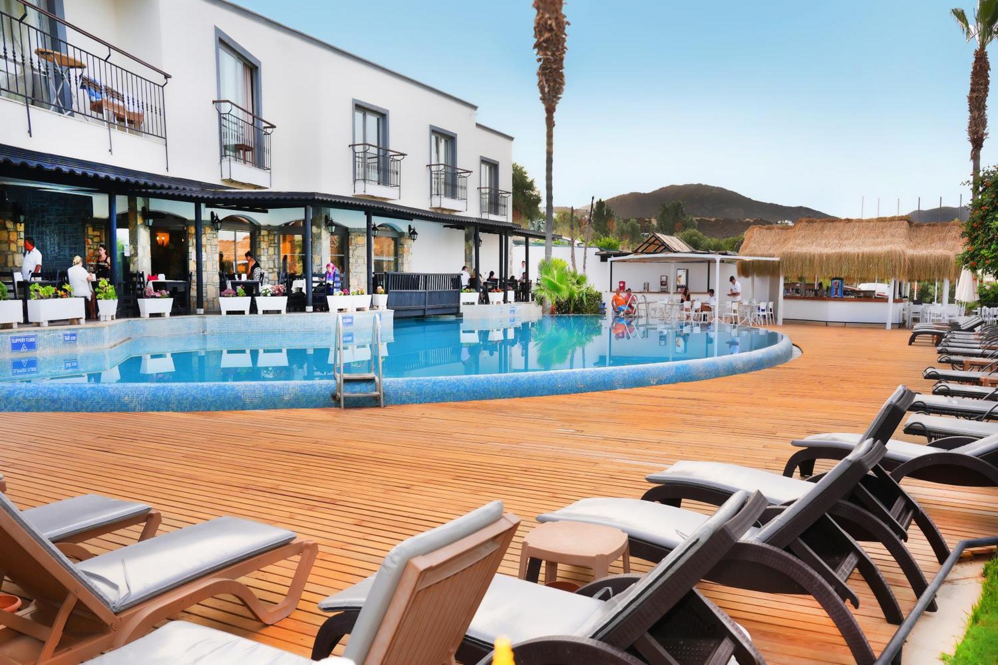 Amilla Hotel 4*