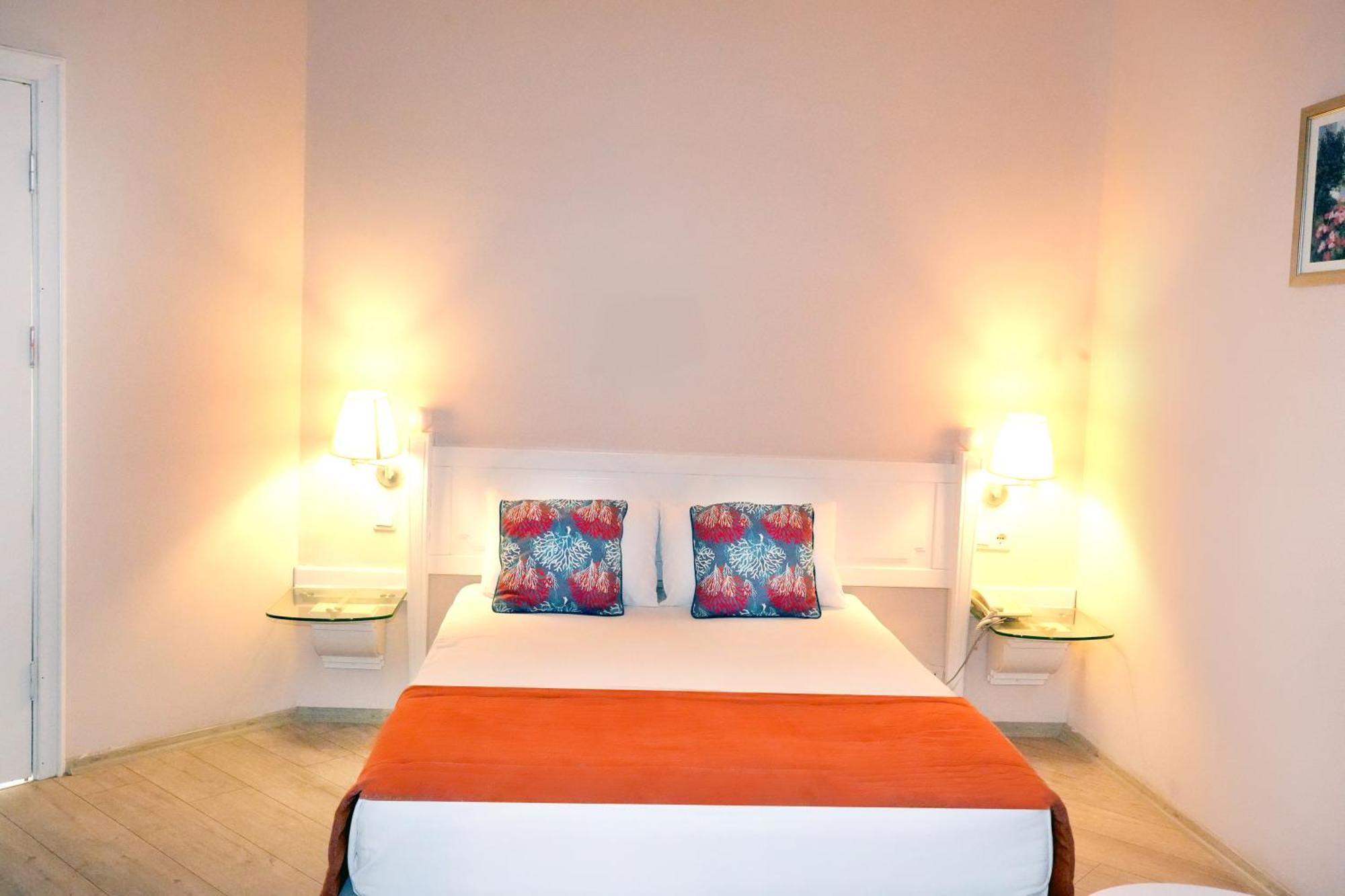 Amilla Hotel 4*