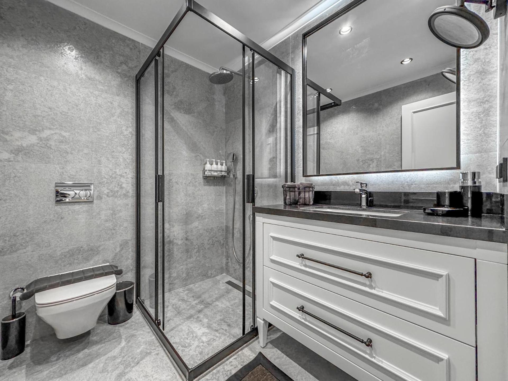 Ena Boutique & Residences Hotel