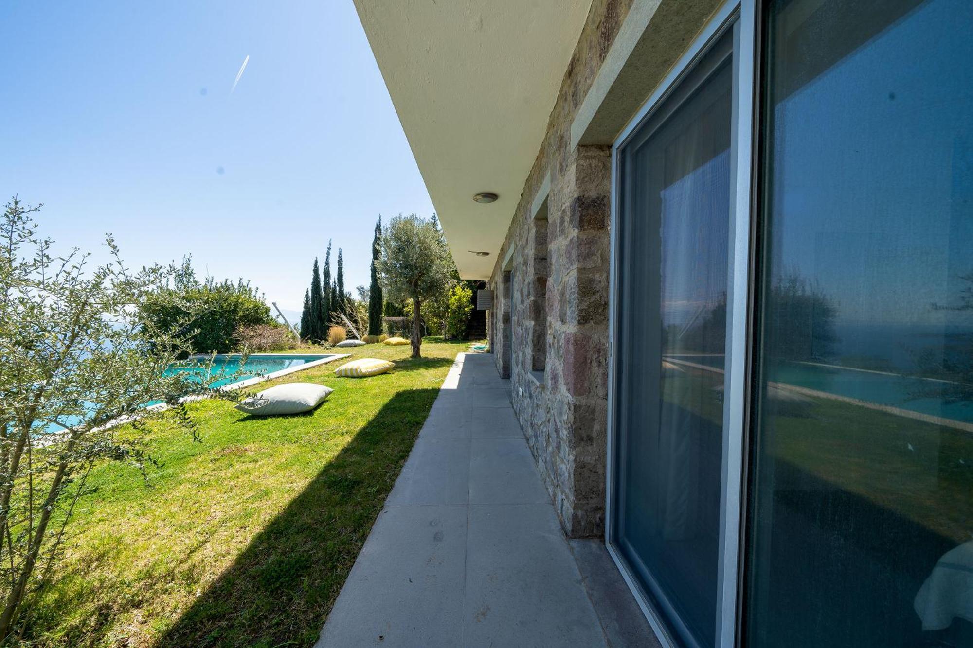 Stunning Sea View & Private Garden In Villa *
