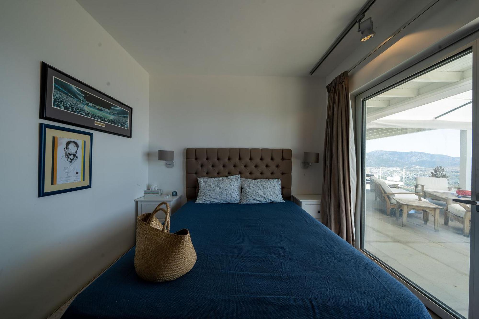 Villa Stunning Sea View & Private Garden In