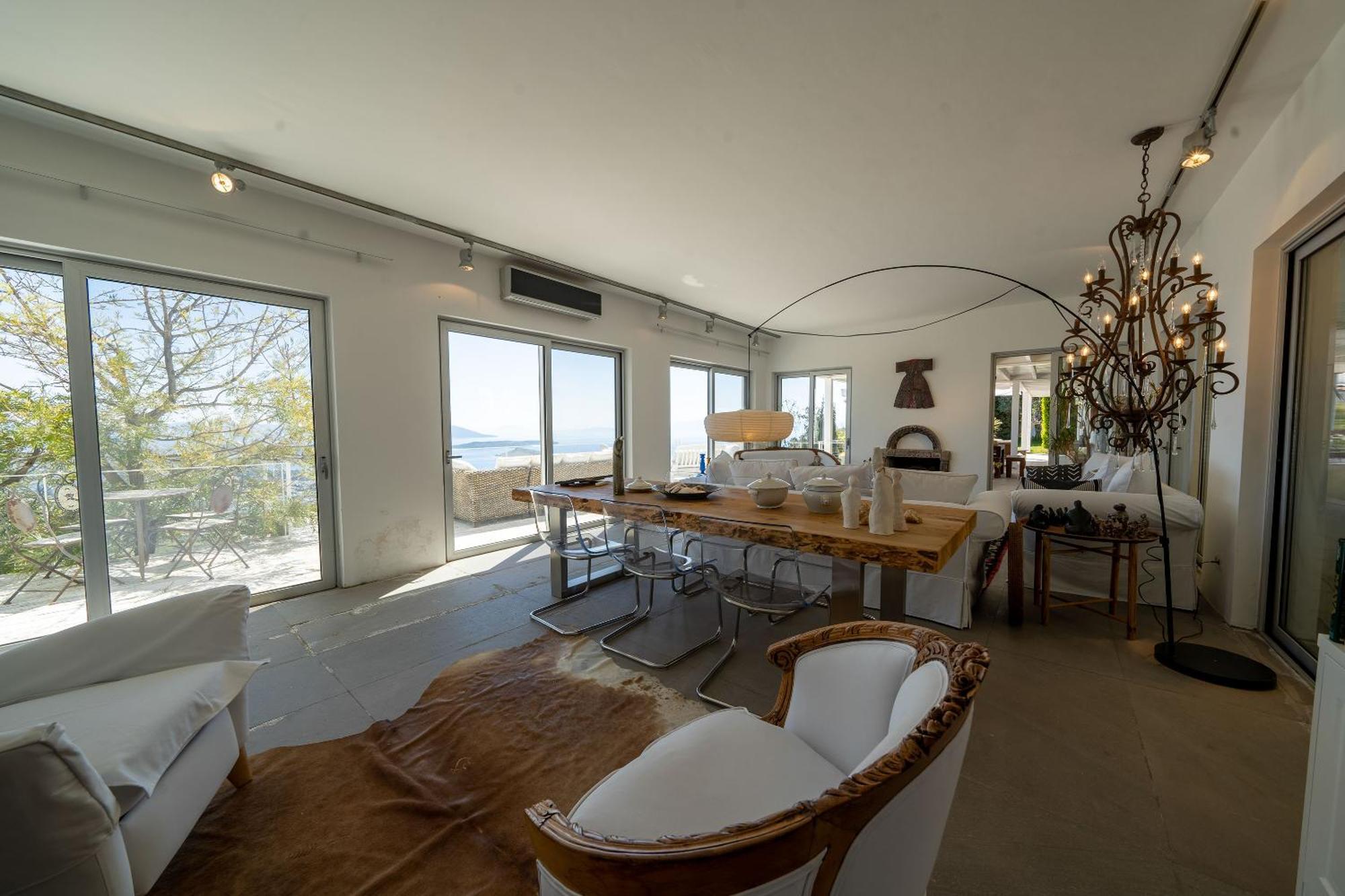 Stunning Sea View & Private Garden In Villa *
