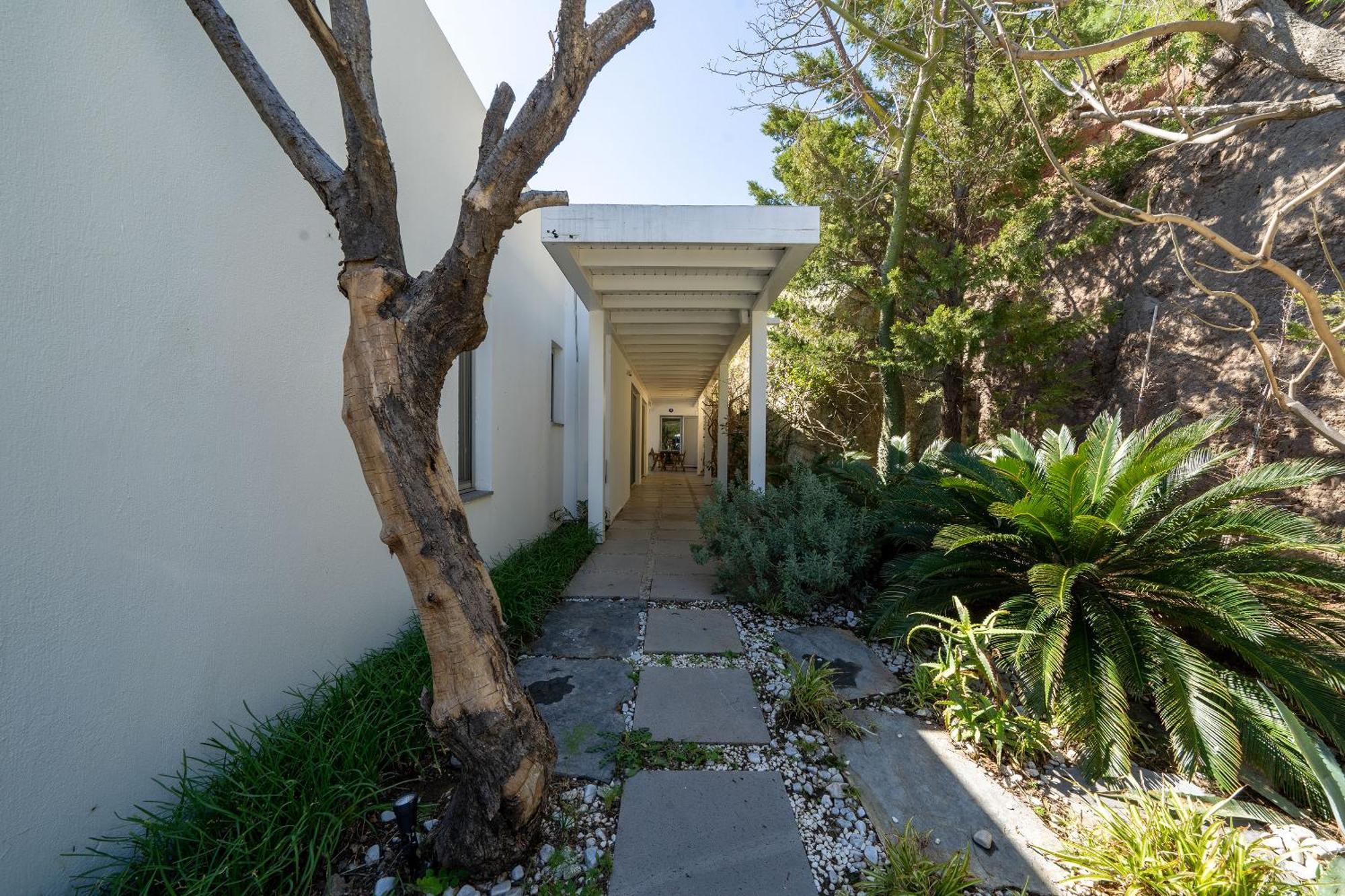Stunning Sea View & Private Garden In Villa *