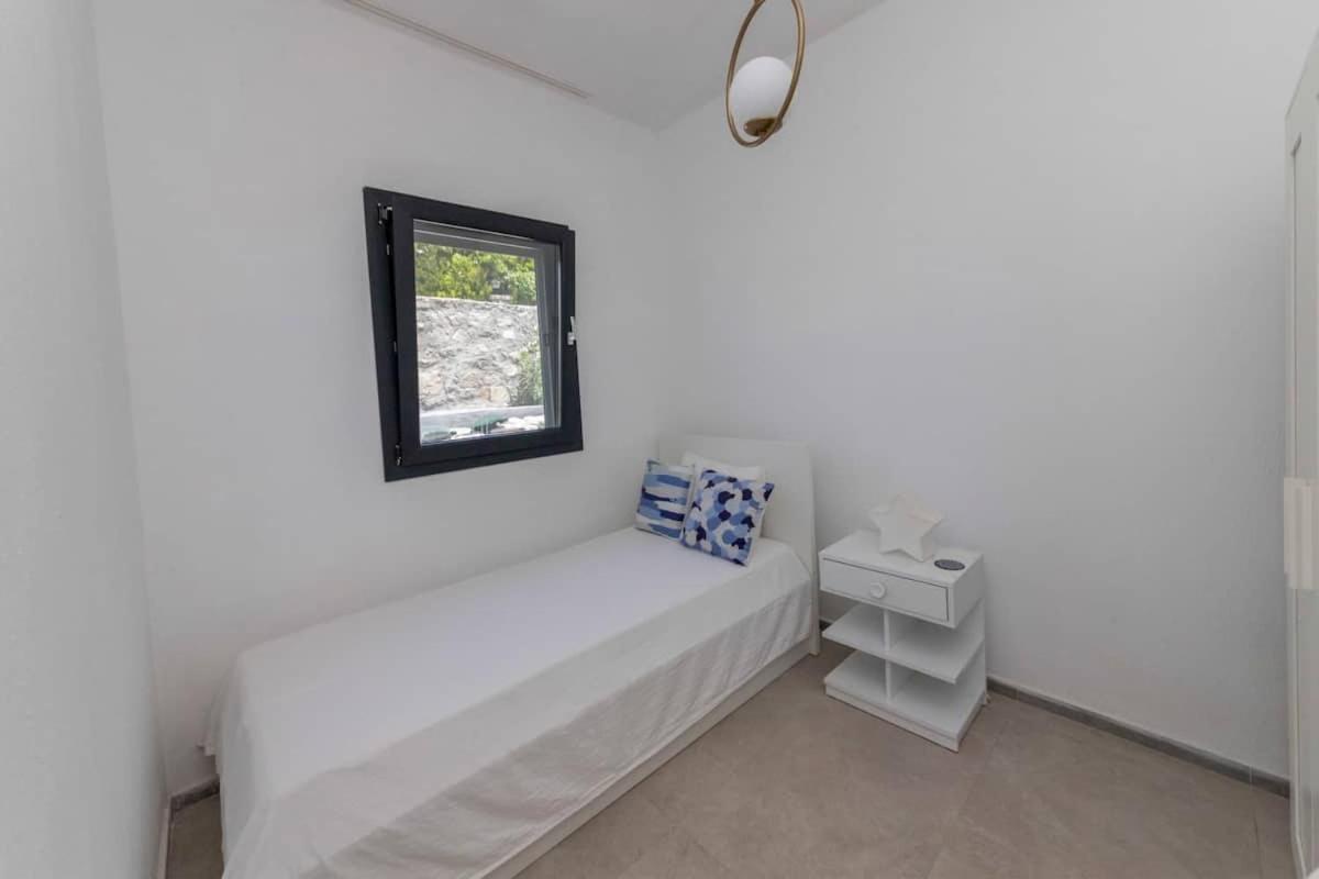 3br-villa With Private Pool, Bbq, Sea View-bodrum Yalikavak