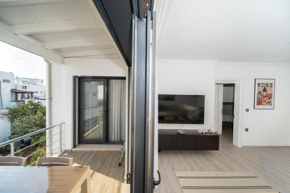 Bodrum Center 2 Bedroom Calm Modern Upstairs Flat - Yeni Duenya Bodrum Apartment *
