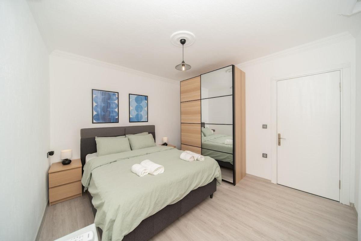 Bodrum Center 2 Bedroom Calm Modern Upstairs Flat - Yeni Duenya Bodrum Apartment *