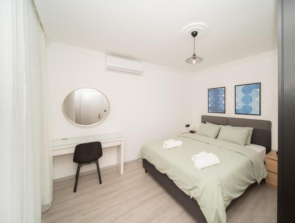 Bodrum Center 2 Bedroom Calm Modern Upstairs Flat - Yeni Duenya Bodrum Apartment *