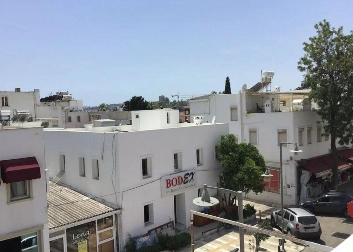 New Sedan Hotel