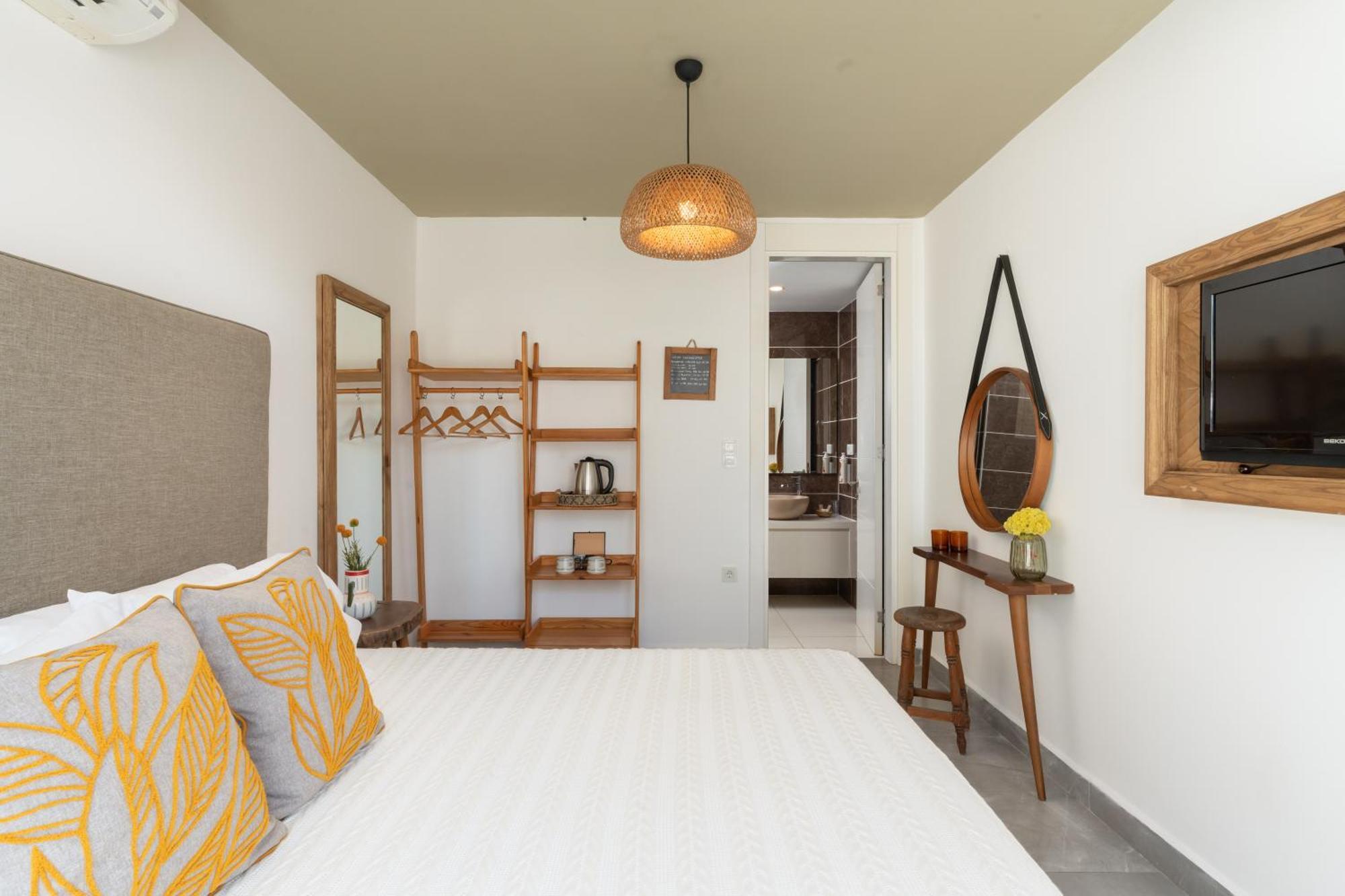 Hotel La Local House & *