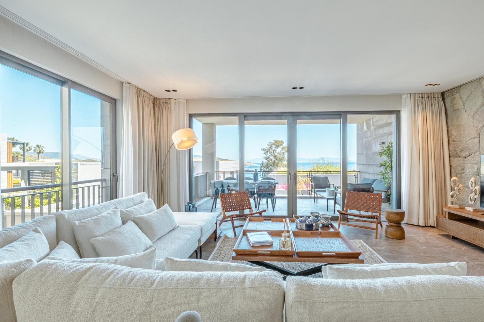 Holiday home 4-Bedroom Luxury Villa In 5 Star Resort Seafront