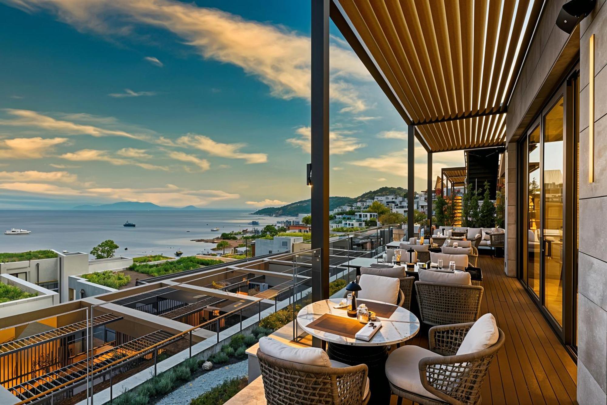 4-Bedroom Luxury Villa In 5 Star Resort Seafront Holiday home *