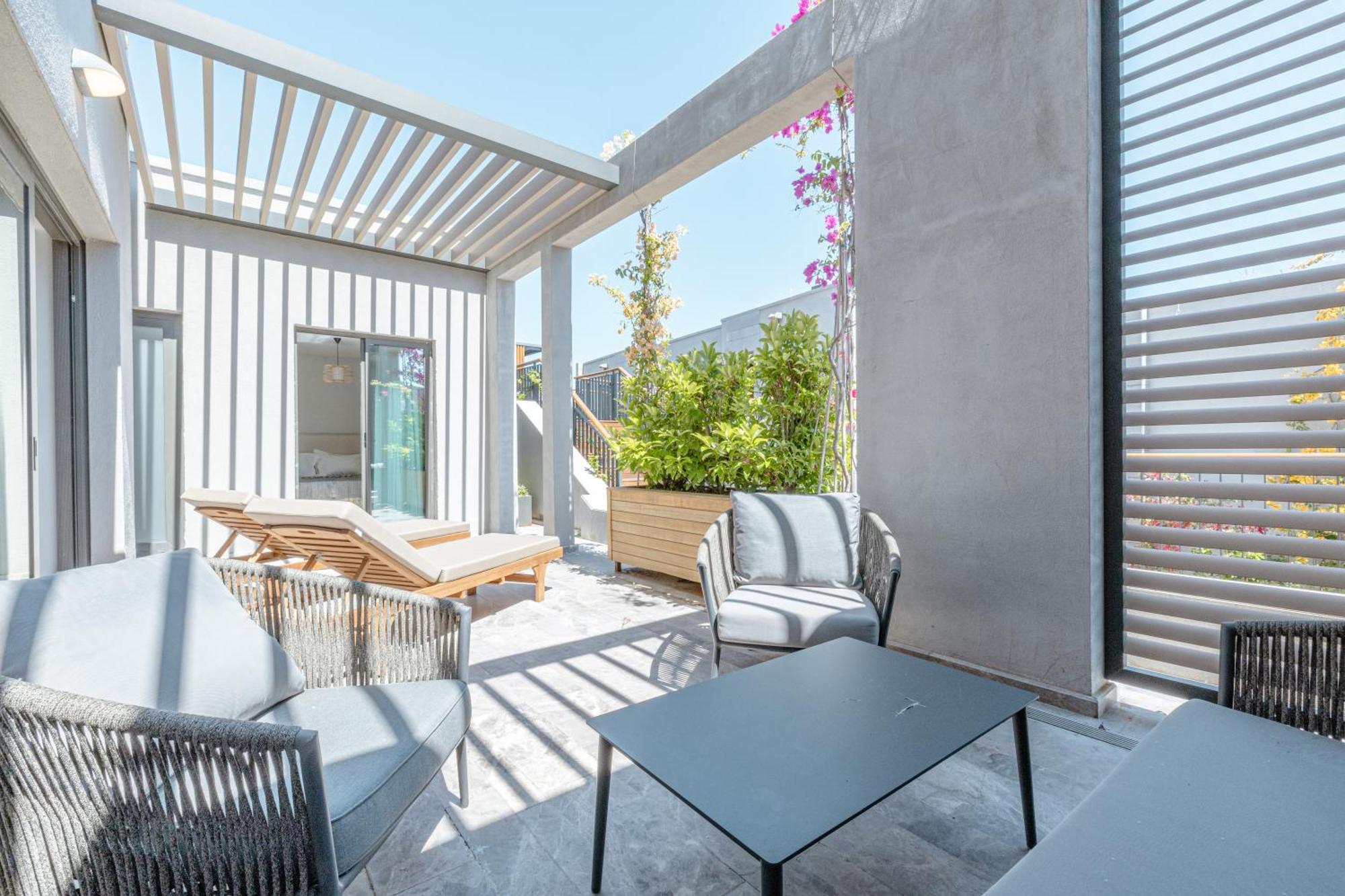 4-Bedroom Luxury Villa In 5 Star Resort Seafront Holiday home