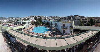 Club La Luna Hotel 4*