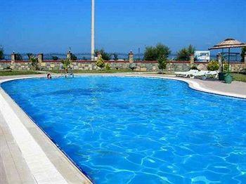 Flamingo Country Club Hotel *