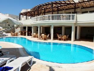 Flamingo Country Club Hotel