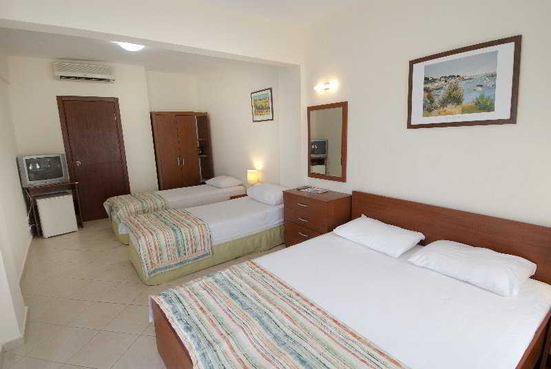 Hotel Club Mira Luna 4*