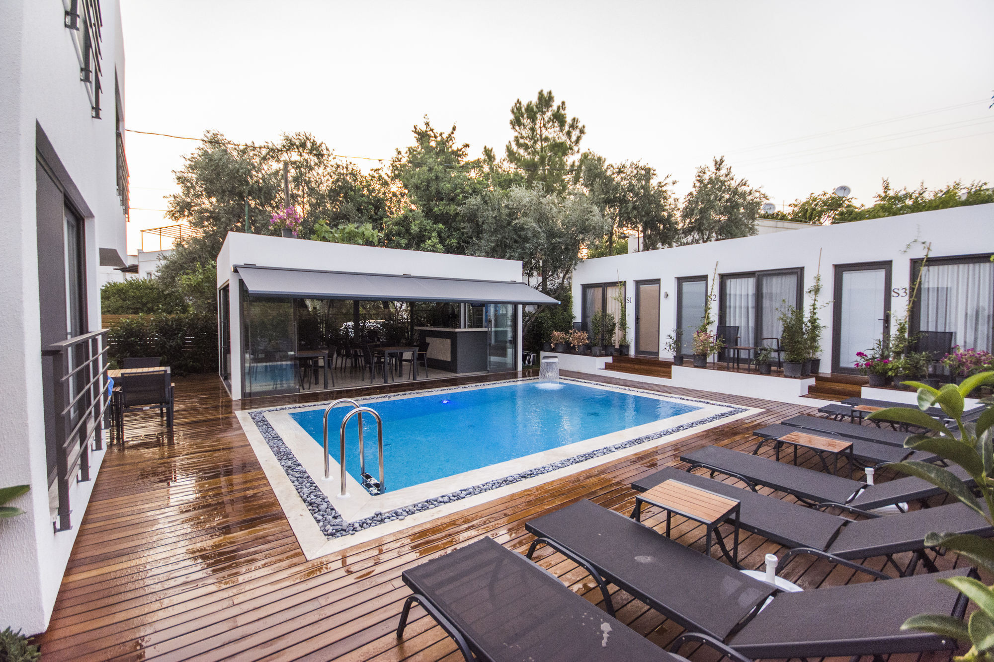 Eng Boutique Hotel 3*
