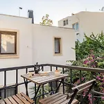 Central Stone House, 2Br, Cozy, Spacy, Terrace, Fast Wifi, Parking