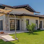 Enjoy Playing Golf, Stay Where Luxury Meets Peace.