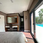 Villa Falcon With Swimming Pool And Great Views In Yalikavak Bodrum