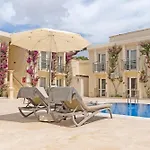 Oemer Aybak Beach Hotel