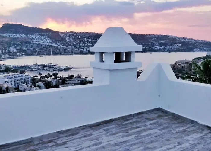 Bodrum Guendogan Koyu Havuzlu Site