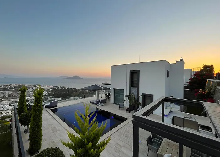 Villa Aylinda With Private Heated Pool