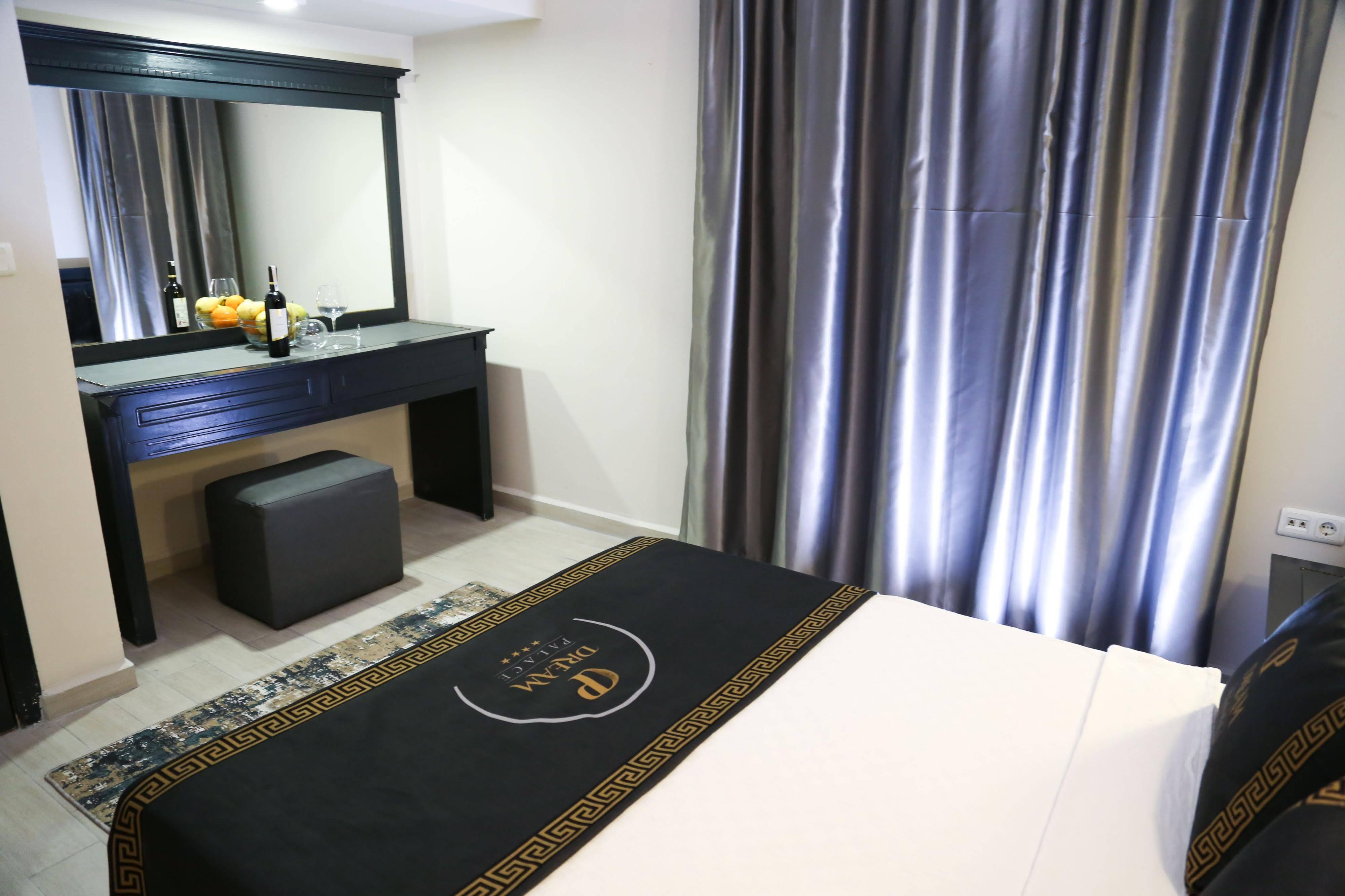 Dream Palace Hotel 3*